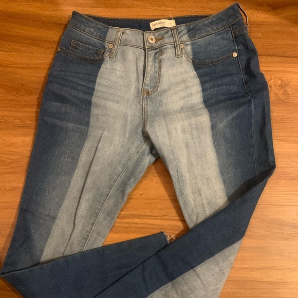 Two Tones Frayed Denim Jeans - Picture 1 of 2